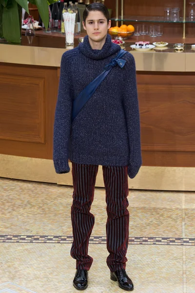 Look 61